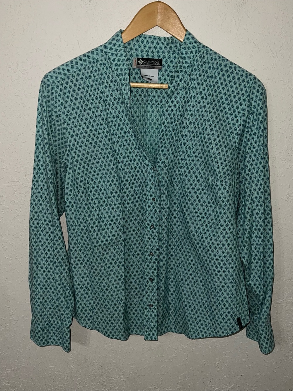 Columbia Pearl Snap Long Sleeve Shirt Blue Patterned Size Large.